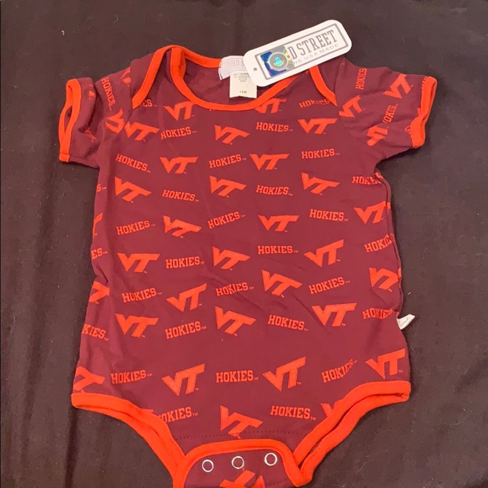NWT VT HOKIES VIRGINIA TECH ONESIE SZ 12 18 Z12